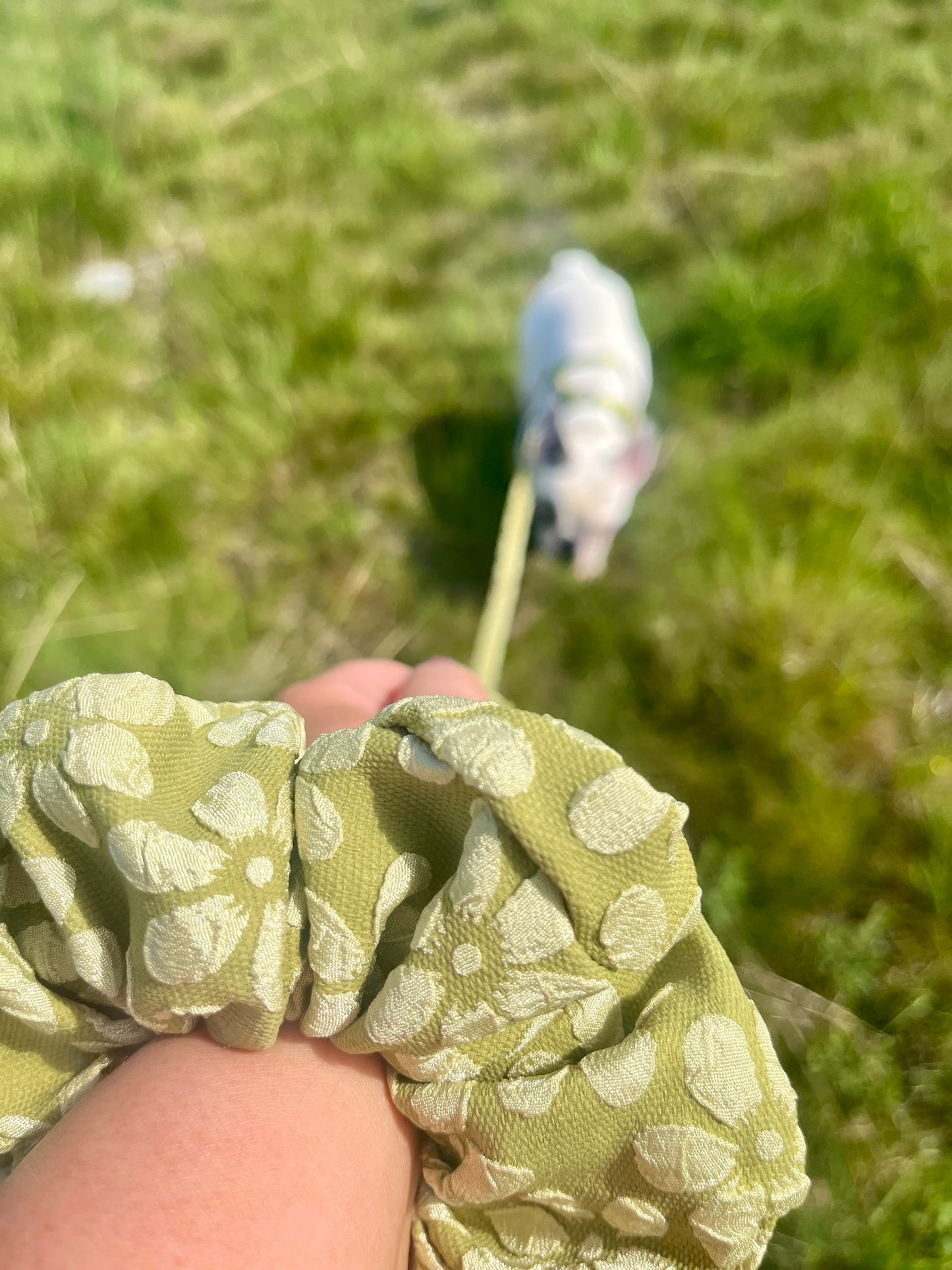 OLIVE - HAIR SCRUNCHIE