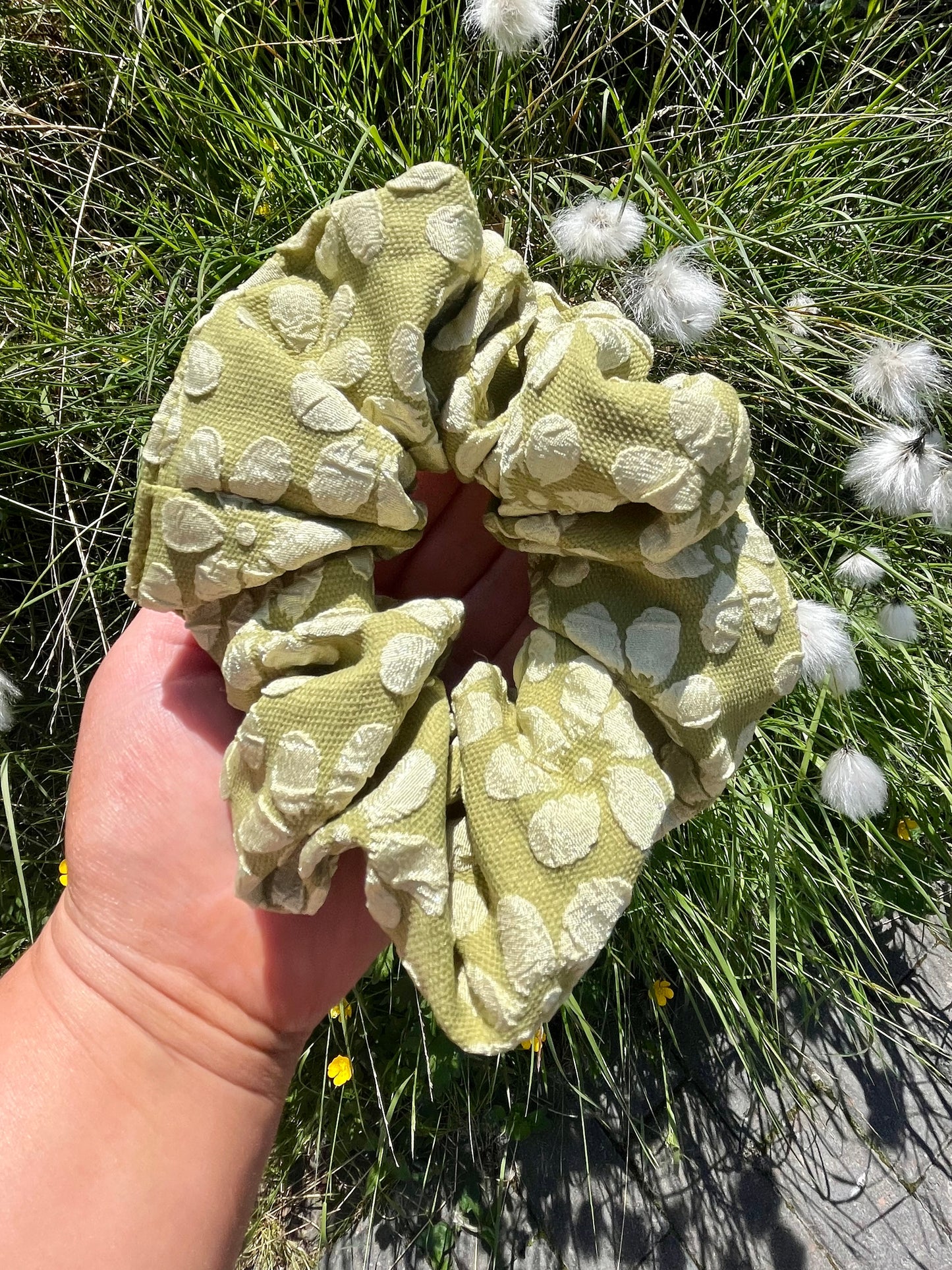 OLIVE - HAIR SCRUNCHIE